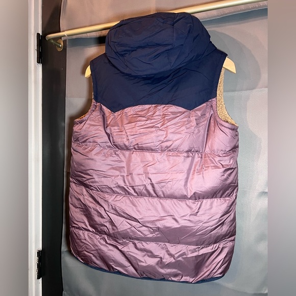 Patagonia Hooded Reversible Insulated Girls Vest - Picture 6 of 11